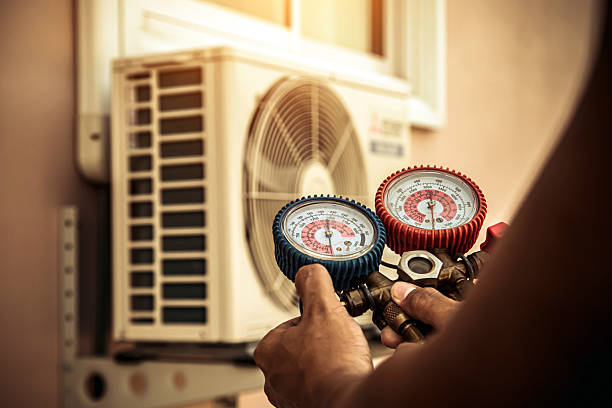 Professional Hvac technician working in Steele, AL